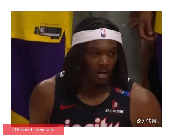 望无大碍 开拓者官方宣布罗威因下背部伤势退出比赛不会回归